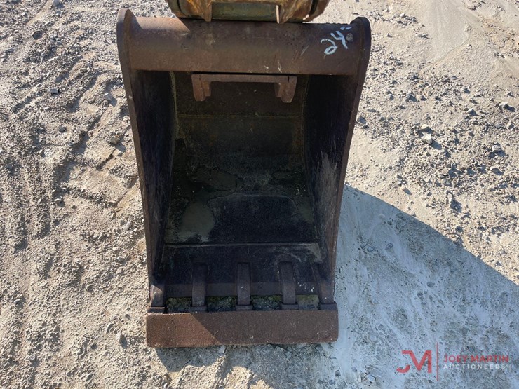 2020-case-580n-ep-loader-backhoe-image-15
