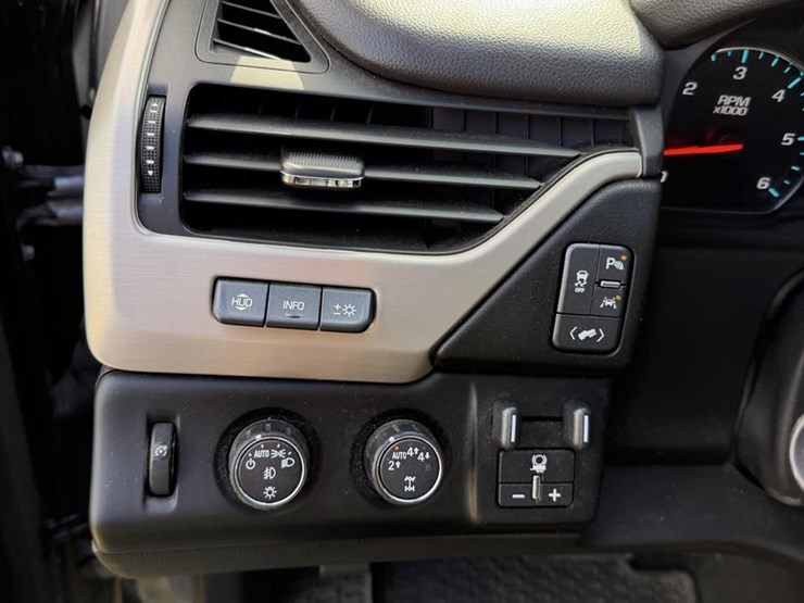 2018-gmc-yukon-denali-image-14