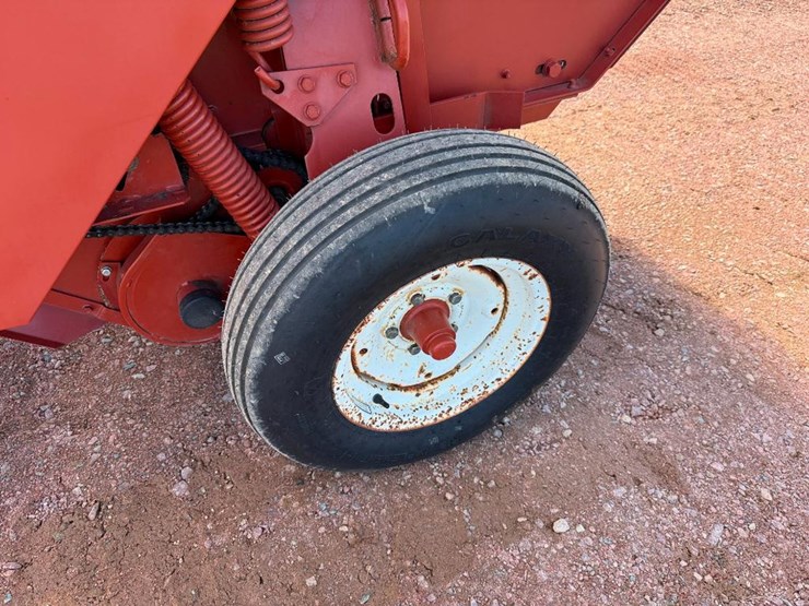 hesston-730-image-6