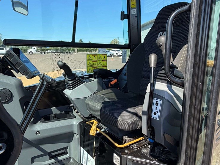 2023-caterpillar-305cr-image-9