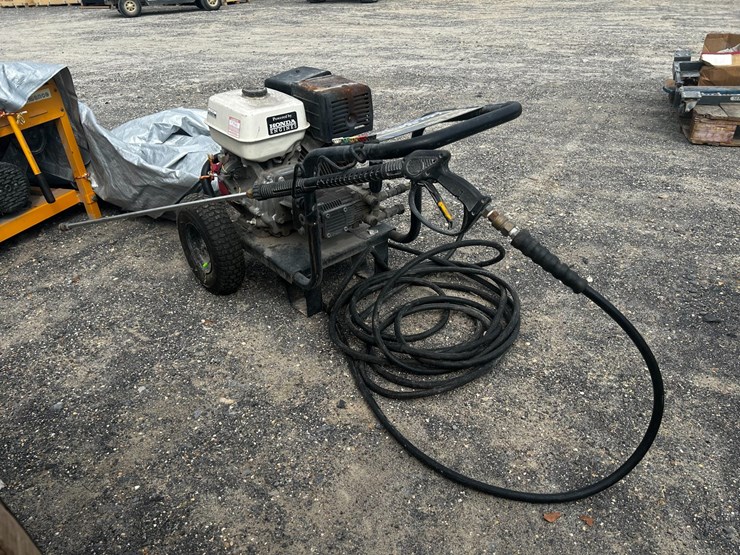 #86938-•-honda-powered-pressure-washer-with-wand-image-4