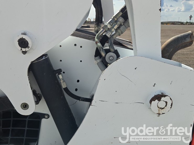 2017-bobcat-t590-image-25