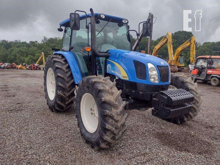2011-new-holland-t5070-image-35