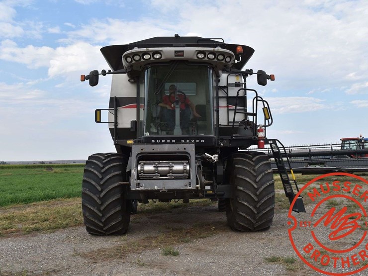 2011-gleaner-s77-image-12