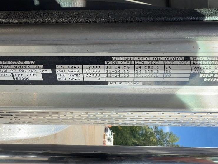 1996-peterbilt-379-image-34