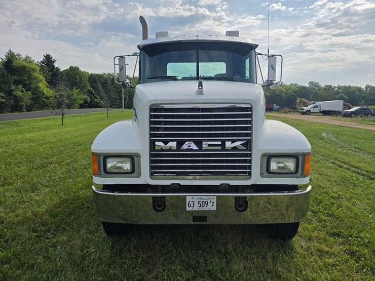 1999-mack-ch613-image-7