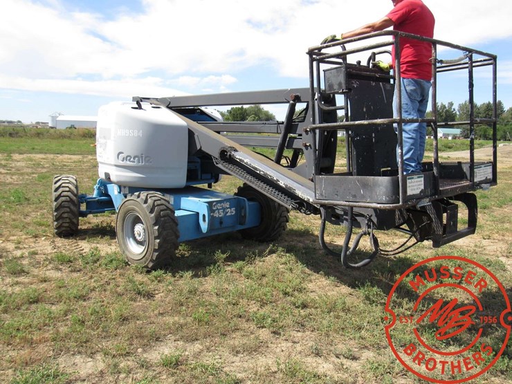1999-genie-z-45/25-tele-boom-lift-image-8
