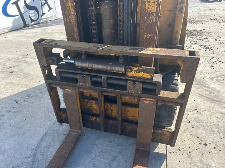 caterpillar-422s-image-11