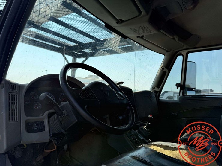 2014-international-7500-4x4-terex-bucket-truck-image-53