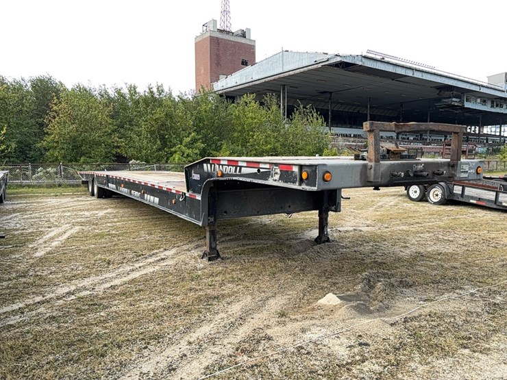 2015-landoll-930-image-2
