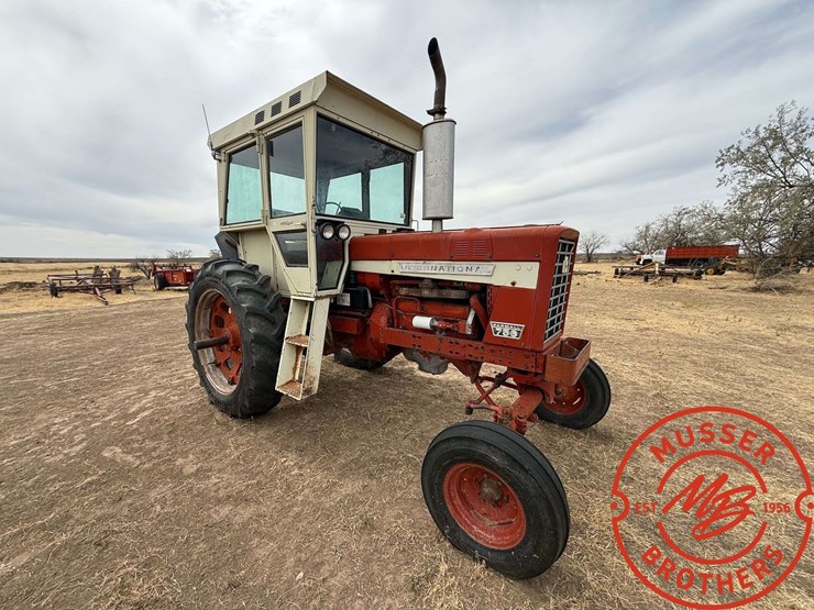 1968-international-756-farmall-tractor-image-2