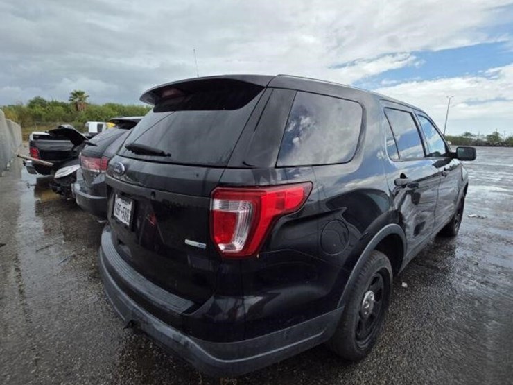 19-ford-ll-1fm5k8ar6kga52976-image-3