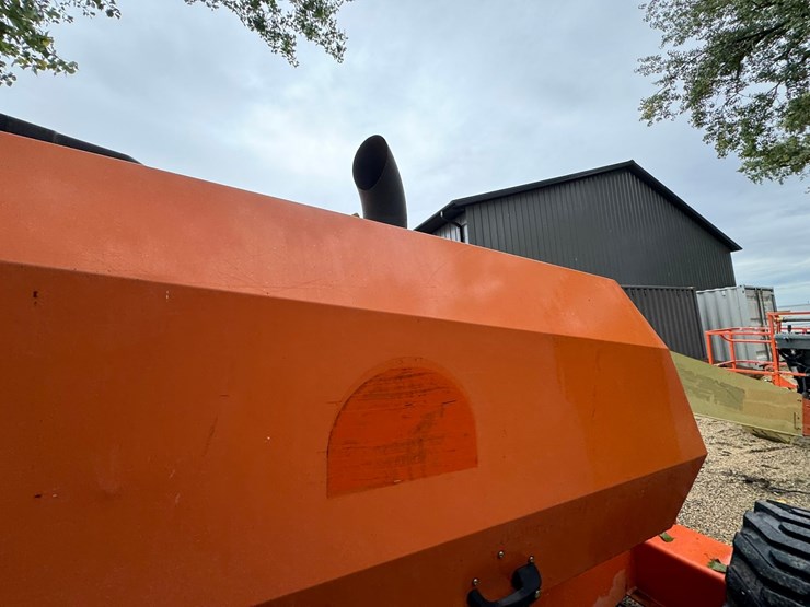 2011-jlg-600s-image-31