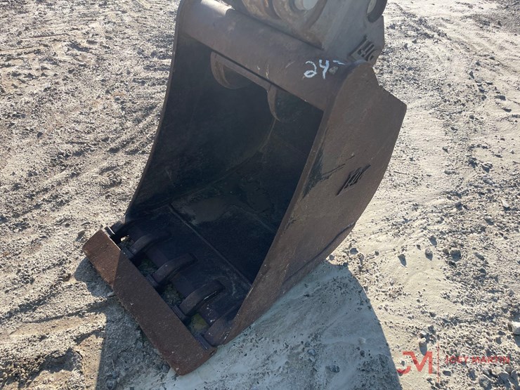 2020-case-580n-ep-loader-backhoe-image-14