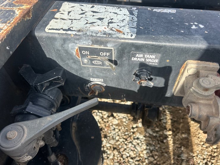 2023-trail-king-tk110hdg-image-42