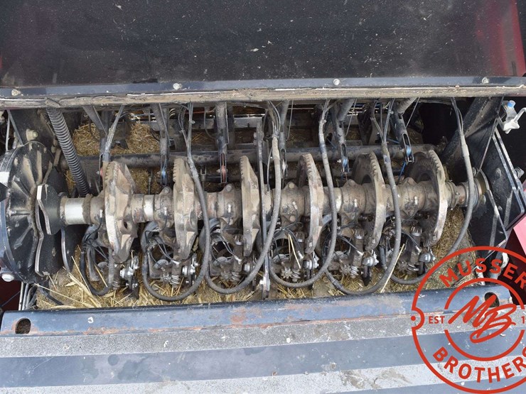 case-ih-lbx432-image-31