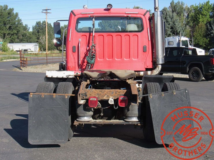 2003-freightliner-fl70-image-8