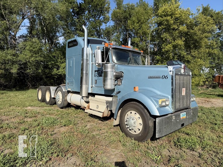 2006-kenworth-w900-image-3