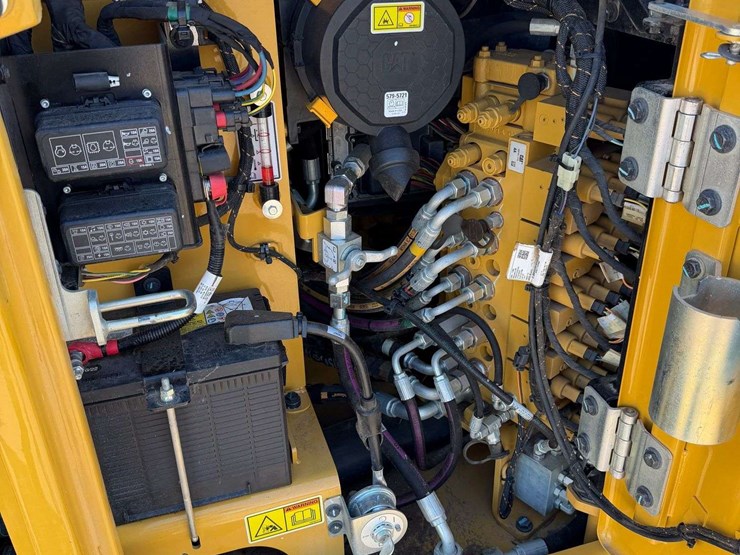 2023-caterpillar-305cr-image-12