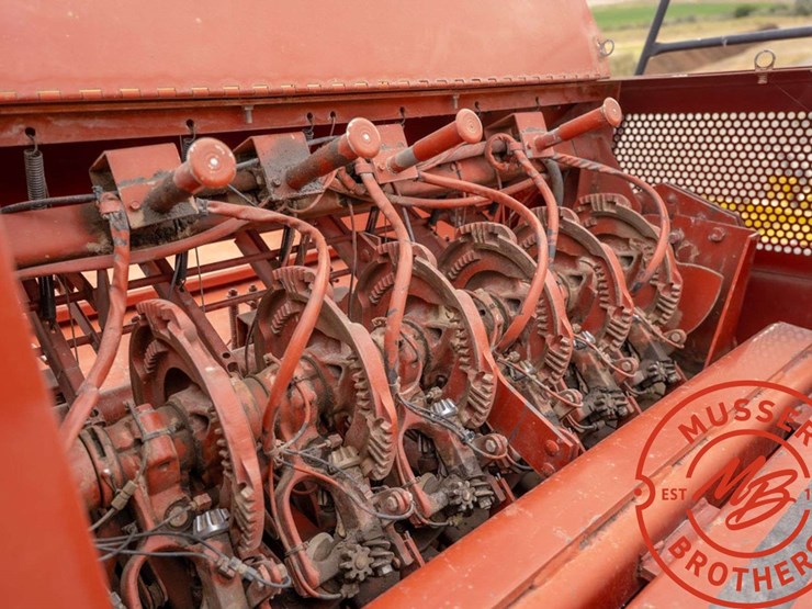 hesston-4910-image-11