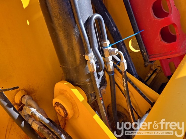 2017-jcb-507-42-image-37
