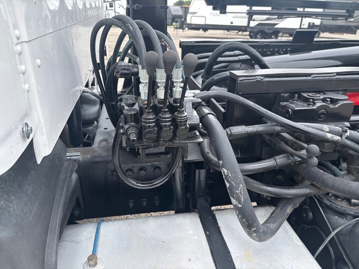 #2334-•-2021-freightliner-ftl280-roll-off-truck-image-48