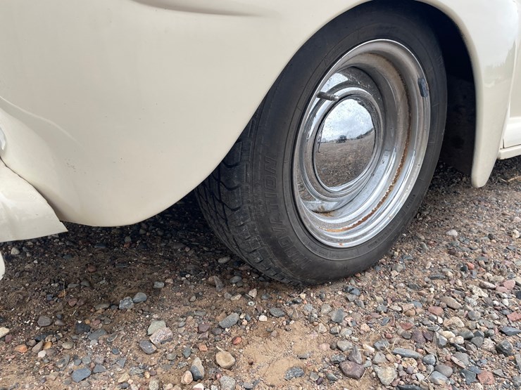 #9353-•-1946-ford-deluxe-sedan-(has-mn-title)-(princeton,-mn)-image-9