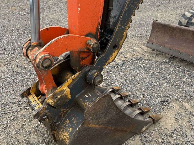 2013-hitachi-zaxis-60-usb-mini-excavator-image-10