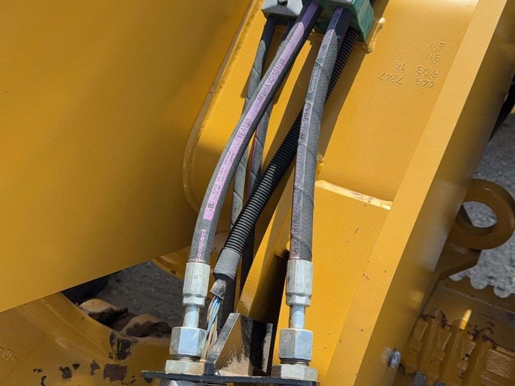 2016-caterpillar-906m-image-21