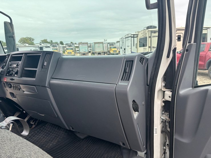 #2332-•-2021-isuzu-16'-box-truck-image-37