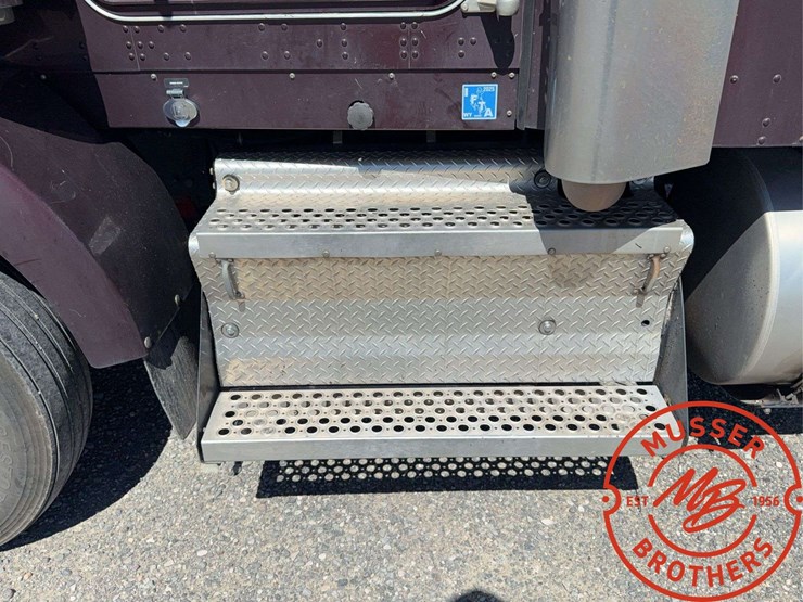 2009-kenworth-t800-image-19
