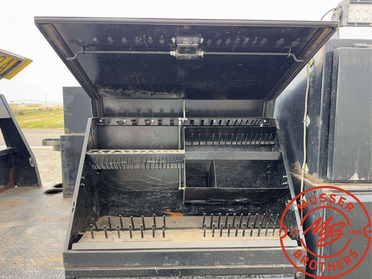 2017-ford-f550-image-14