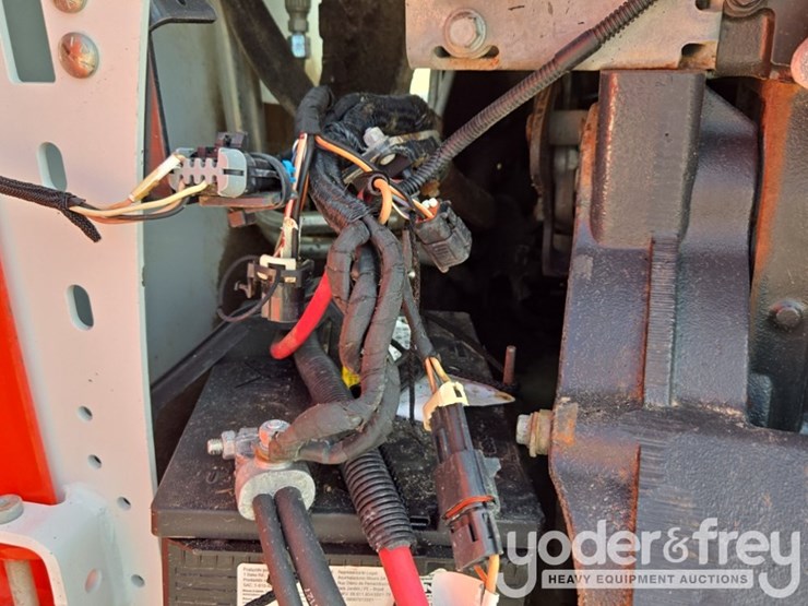 2017-bobcat-t590-image-33
