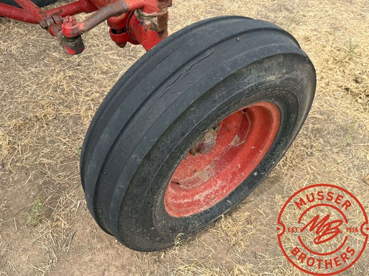 1968-international-756-farmall-tractor-image-10