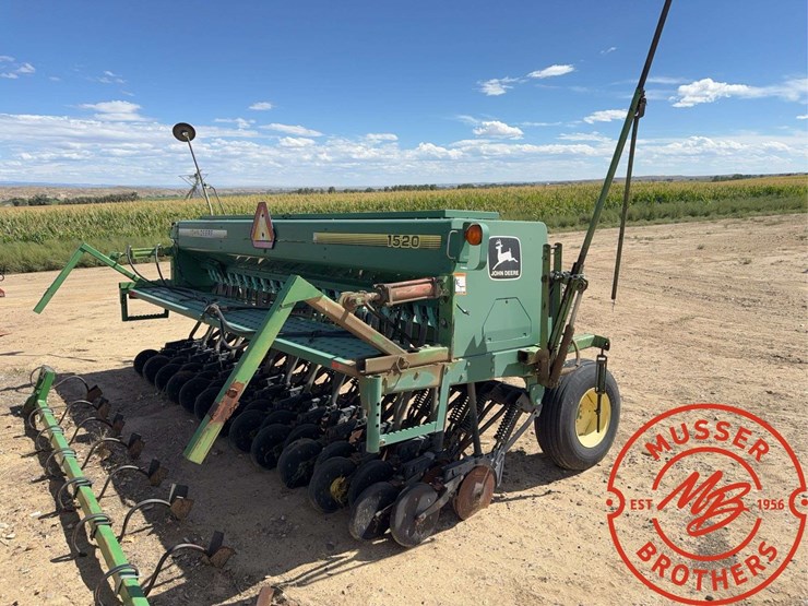 john-deere-1520-image-8