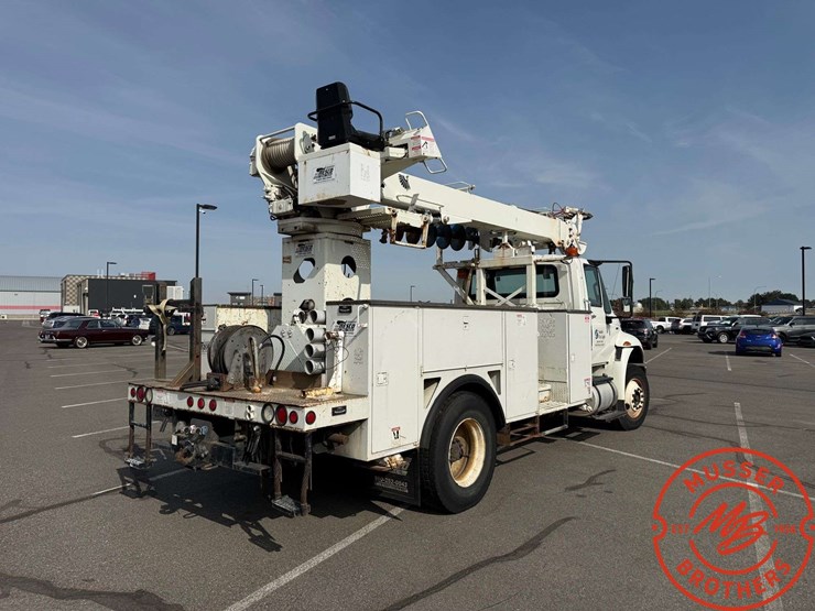2011-international-durastar-4300-image-7