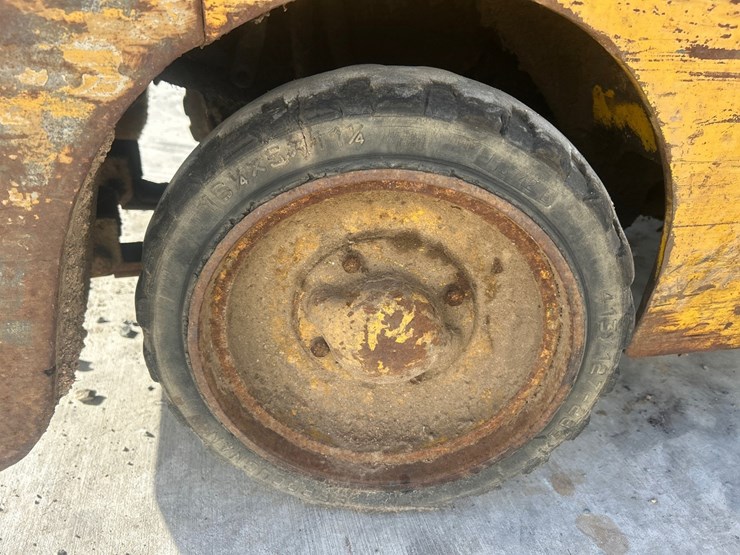 caterpillar-422s-image-38