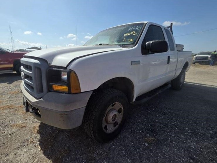 2006-ford-f250-image-1