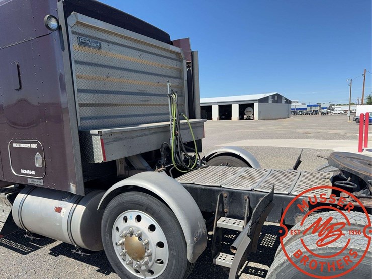 2009-kenworth-t800-image-36
