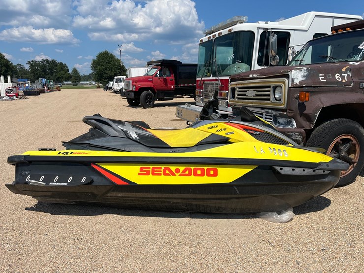 #86960-•-2015-seadoo-rxt260as-|-for-parts/repairs-|-no-title-image-3