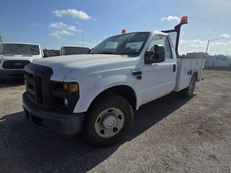 2010-ford-f250-image-1