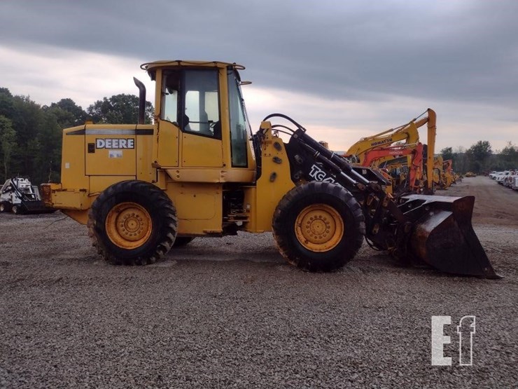 1998-deere-tc44h-image-3
