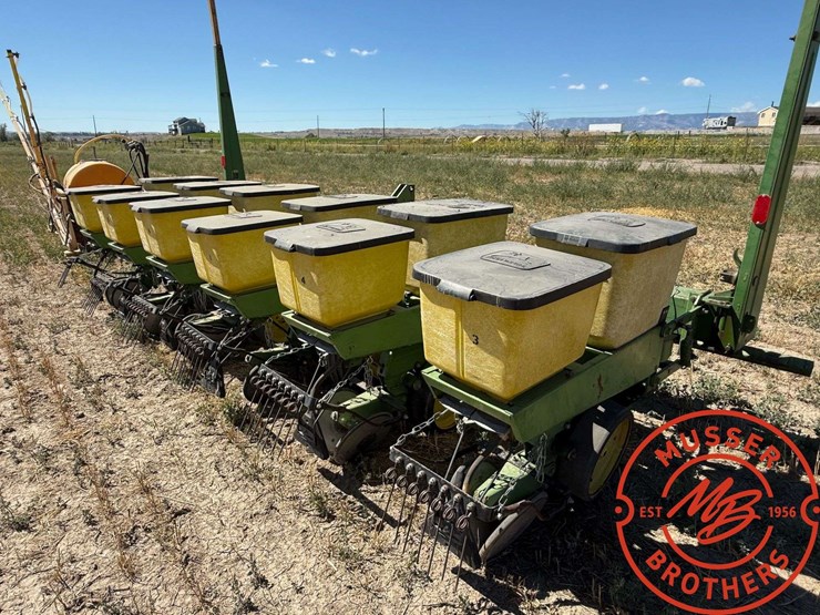 john-deere-7100-image-1