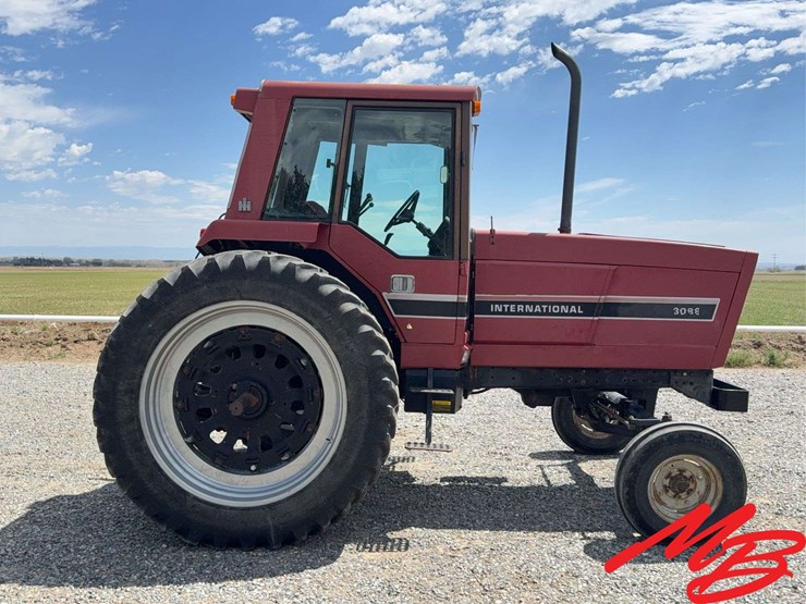 1982-international-3088-tractor-image-6