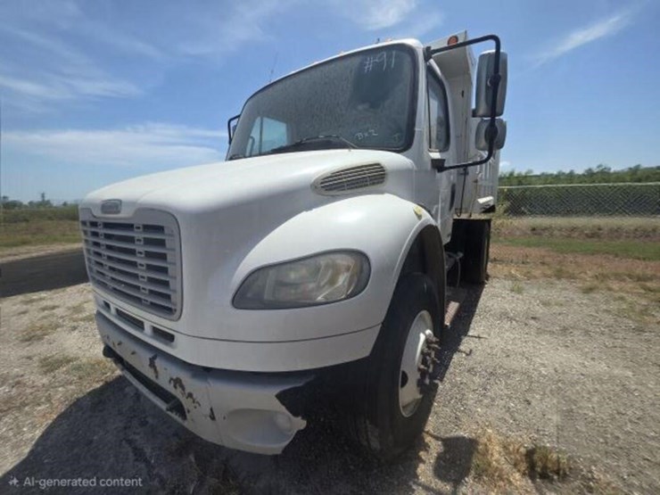 2012-freightliner-m2-106-image-1