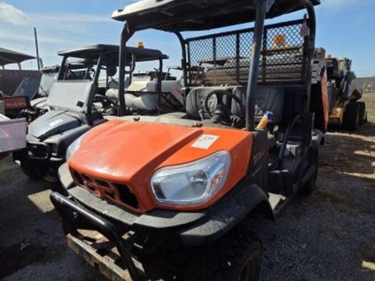 2023-kubota-rtvx900g-image-1