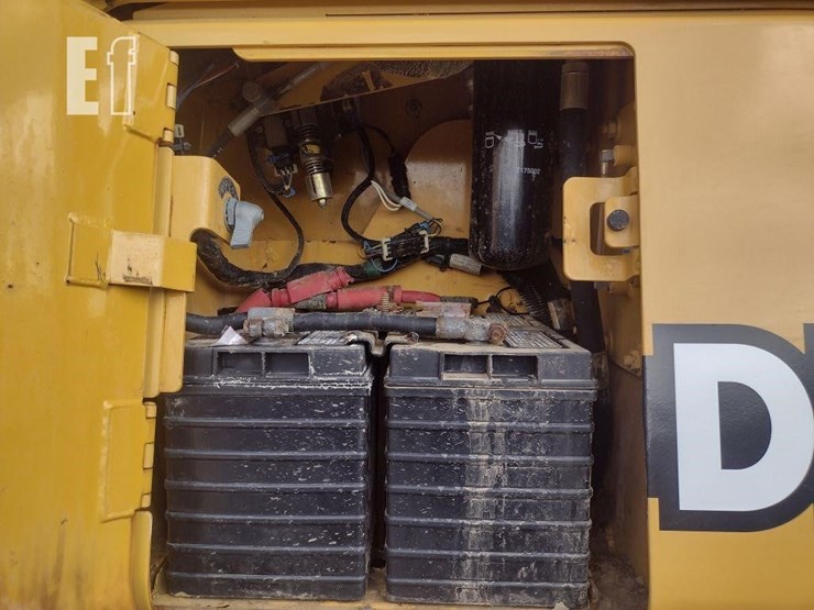 2001-deere-650h-image-19