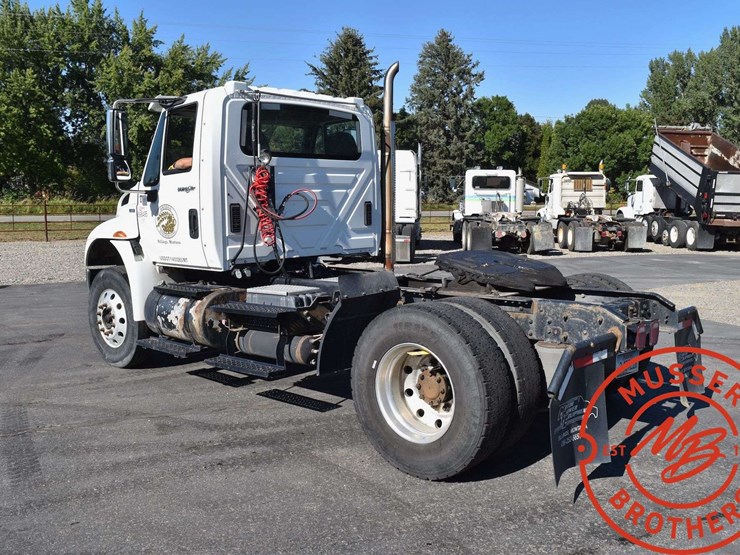 2009-international-durastar-truck-image-4