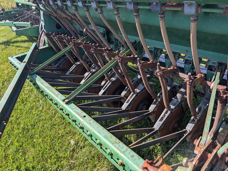 john-deere-8300-image-6