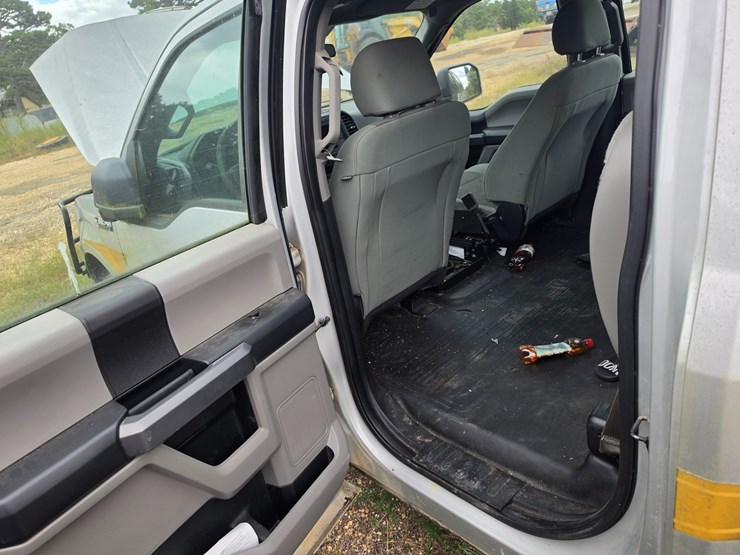 2016-ford-f150-image-38